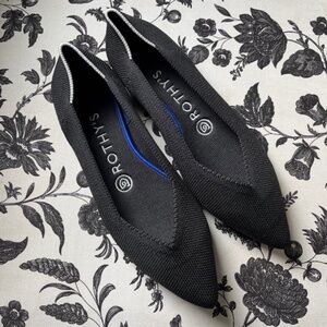 Rothy’s The Point Honeycomb Black - White Halo Flats 6.5 EUC